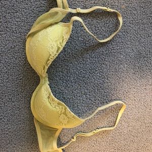 32A neon push up bra with crisscross straps
